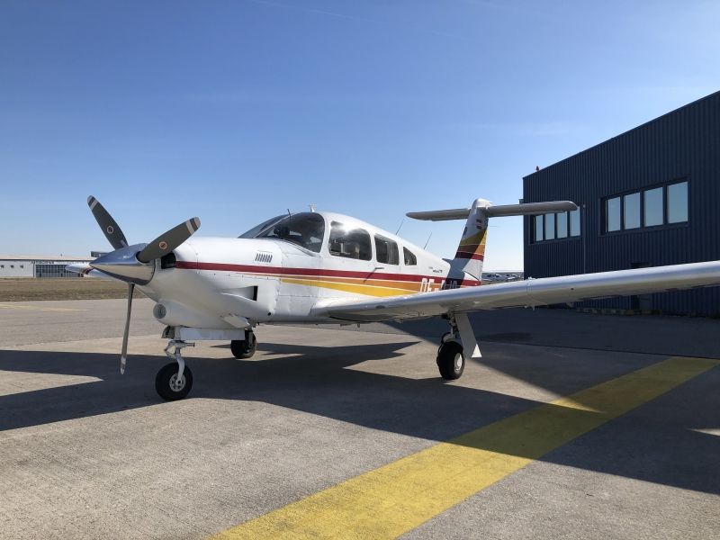 Piper PA-28 Turbo Arrow IV, fotografía 4 de 10