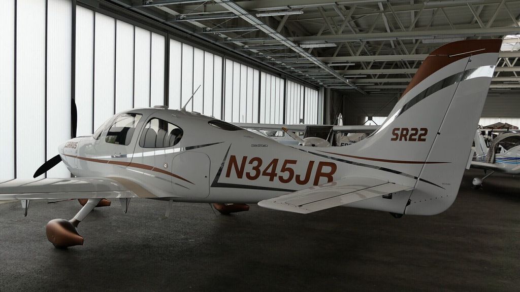 Cirrus SR22, fotografía 3 de 18