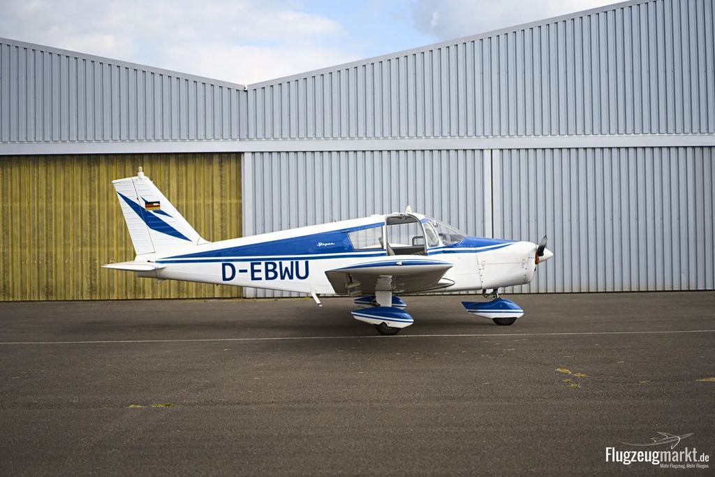 Piper PA-28, photo 1 sur 11
