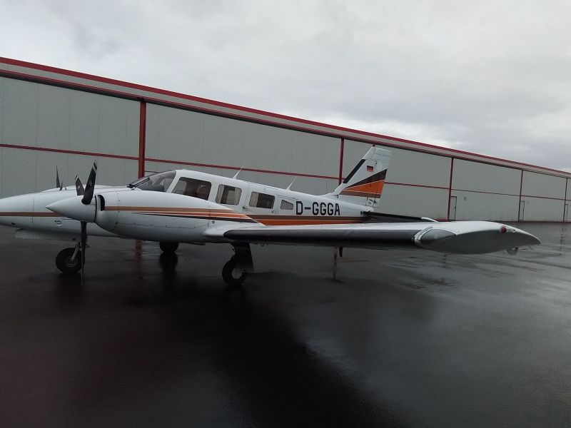 Piper PA-34 III, fotografía 3 de 7