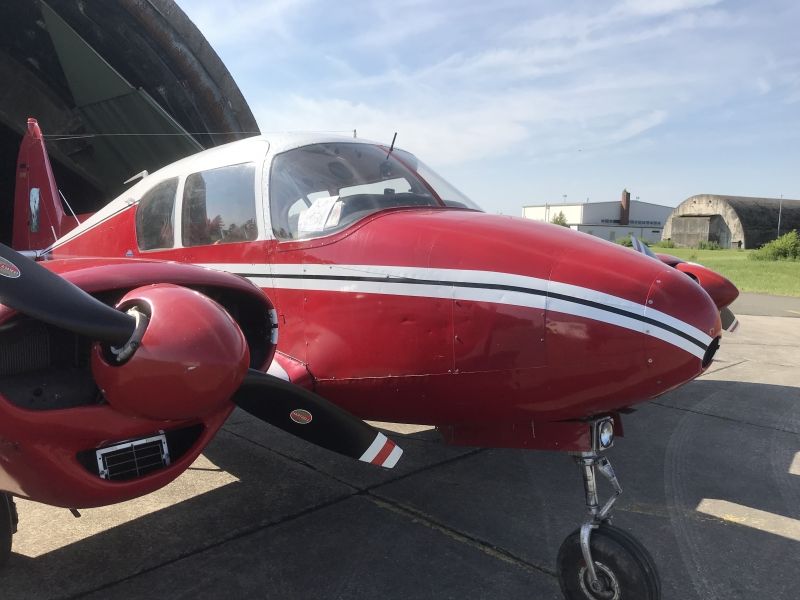 Piper PA-23 Apache, fotografía 7 de 10