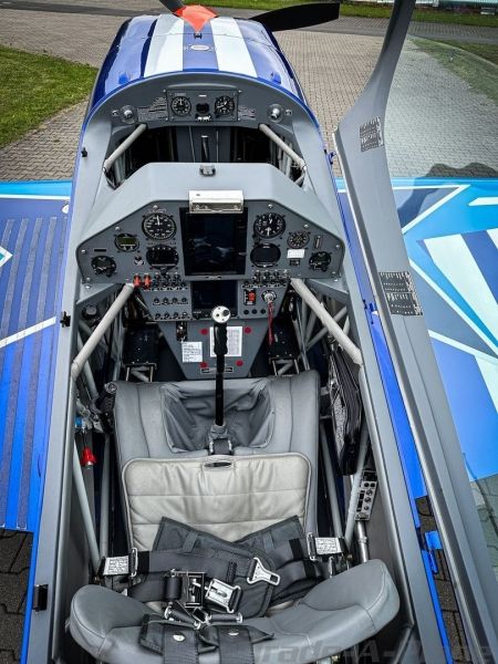 Extra 330LT, fotografía 4 de 9