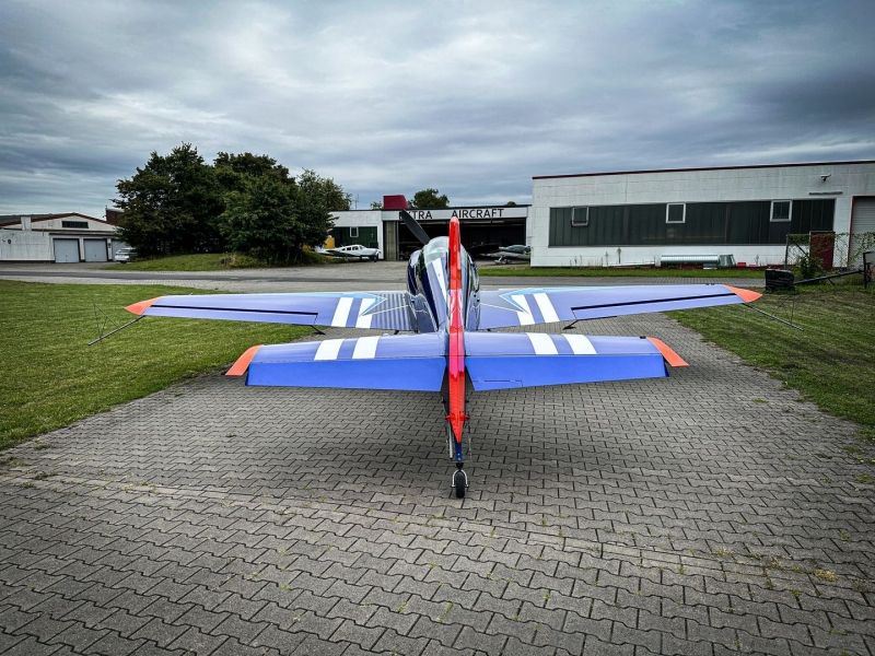 Extra 330LT, fotografía 5 de 9