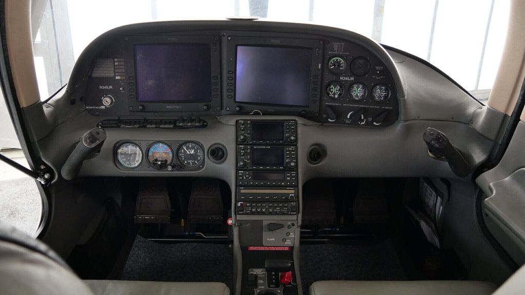 Cirrus SR22, fotografía 8 de 18