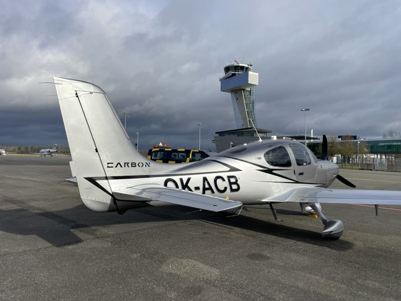 Cirrus SR22 G6, fotografía 2 de 7