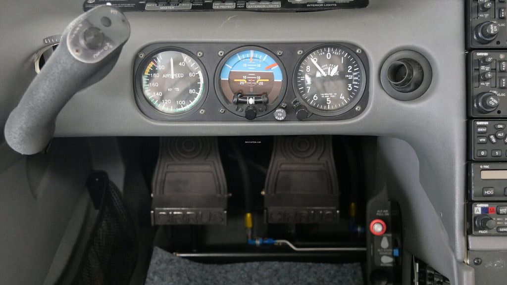 Cirrus SR22, fotografía 10 de 18