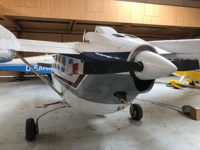 Cessna 337 Super Skymaster P337H, fotografía 9 de 10