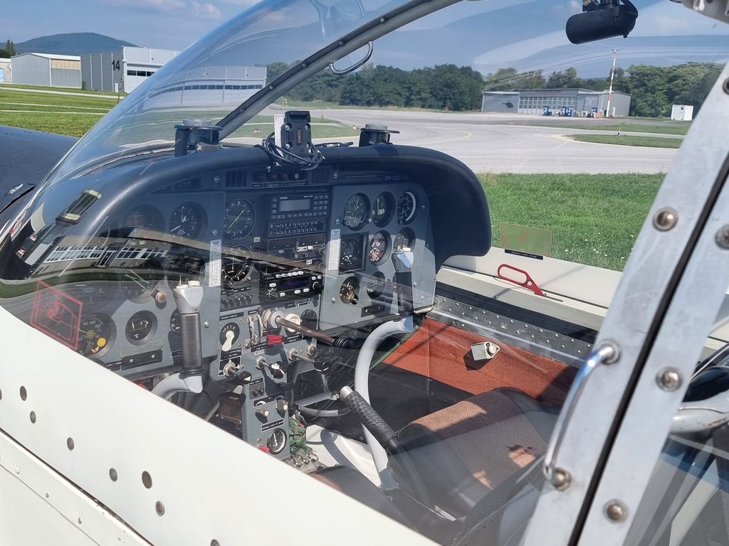 Zlin Z 142, fotografía 3 de 5