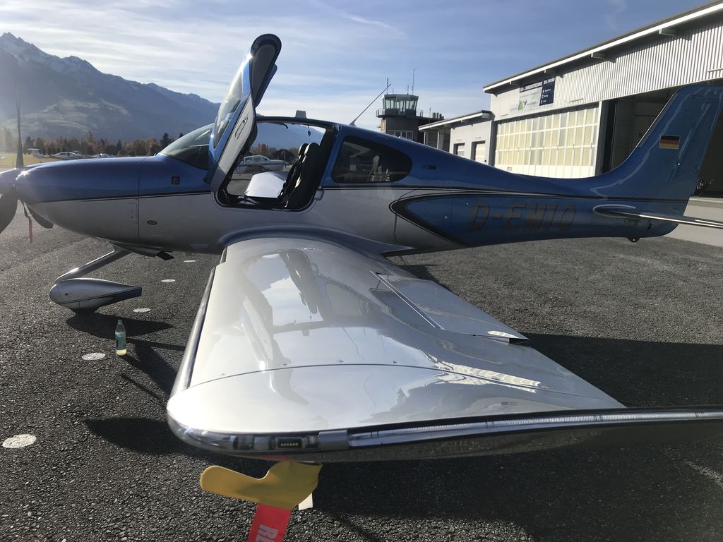 Cirrus SR22 G6 GTS, fotografía 2 de 6