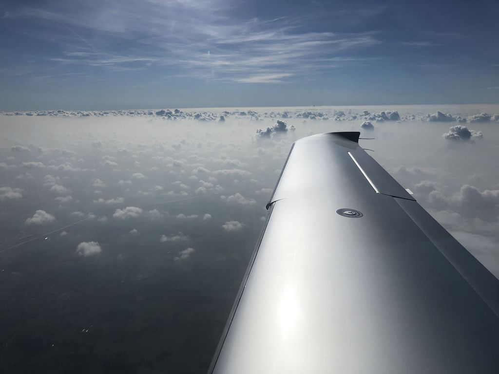 Cirrus SR22 G6 GTS, fotografía 3 de 6