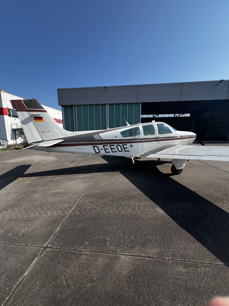 Beechcraft Bonanza F33A, fotografía 4 de 10