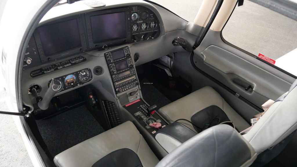 Cirrus SR22, fotografía 14 de 18