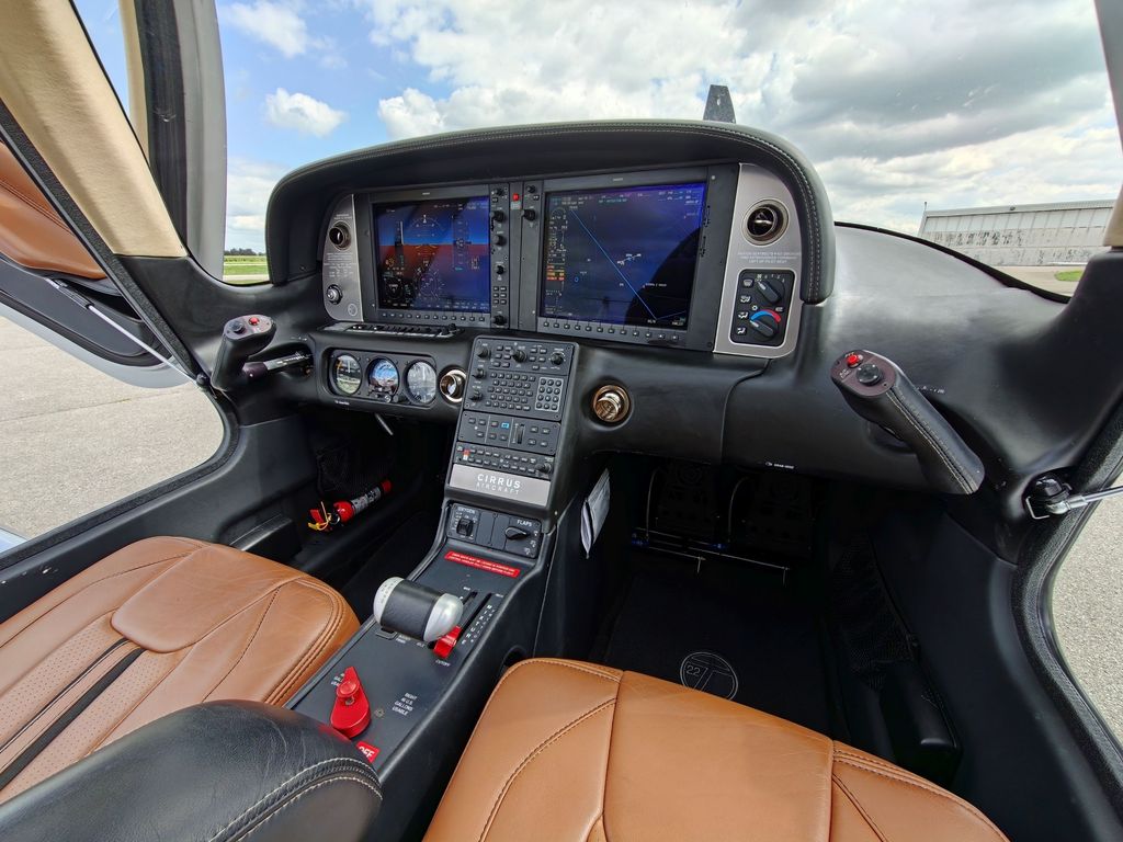 Cirrus SR22 SR22T GTS, fotografía 2 de 8