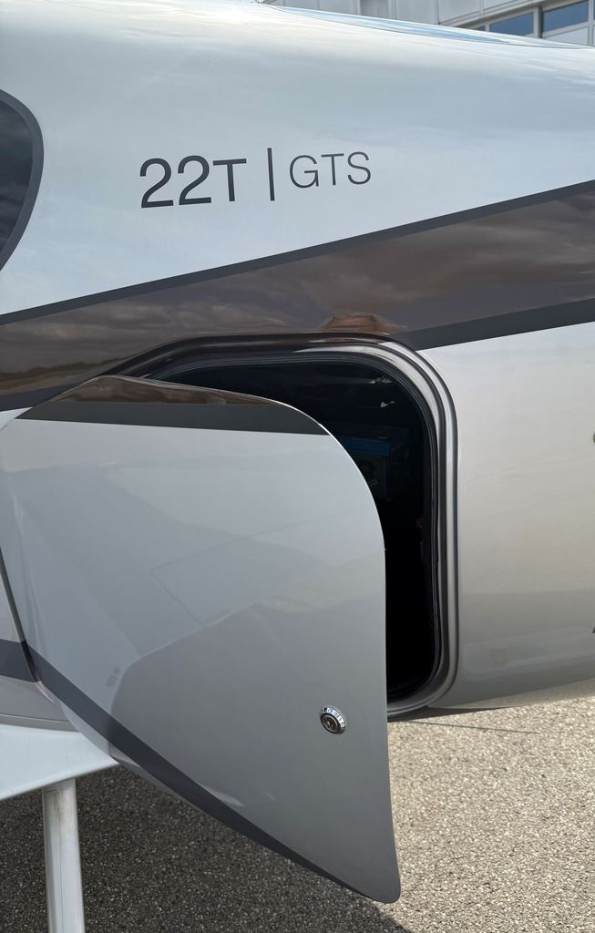 Cirrus SR22 SR22T GTS, fotografía 7 de 8