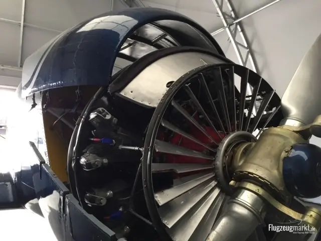 Yakovlev YAK 18T, fotografía 3 de 4