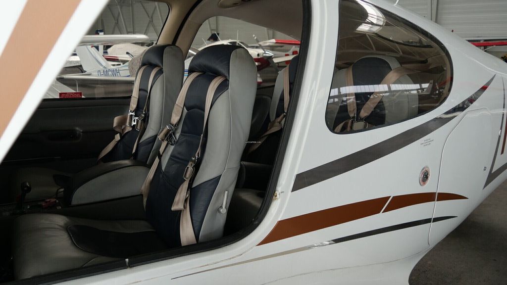 Cirrus SR22, fotografía 16 de 18