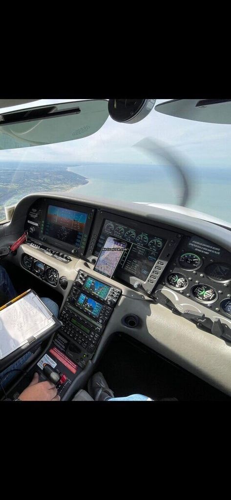 Cirrus SR20, fotografía 2 de 6