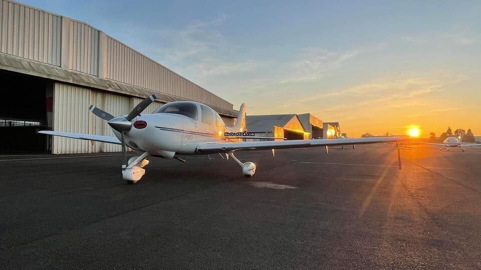 Cirrus SR20, fotografía 4 de 6