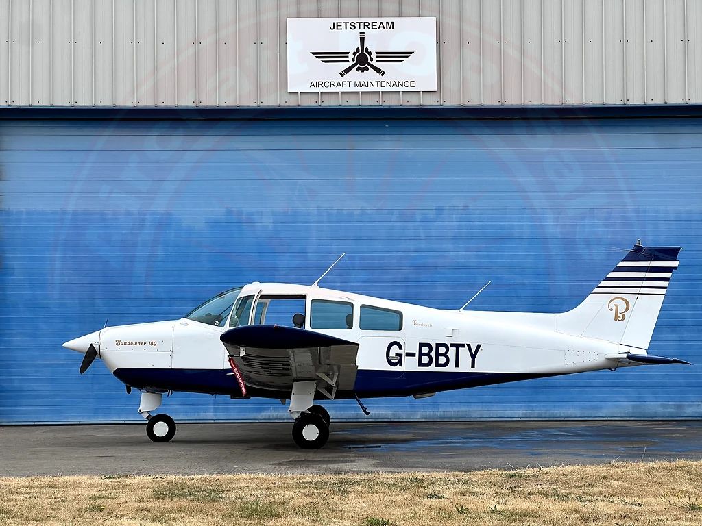 Beechcraft C23 Sundowner 180, fotografía 2 de 20