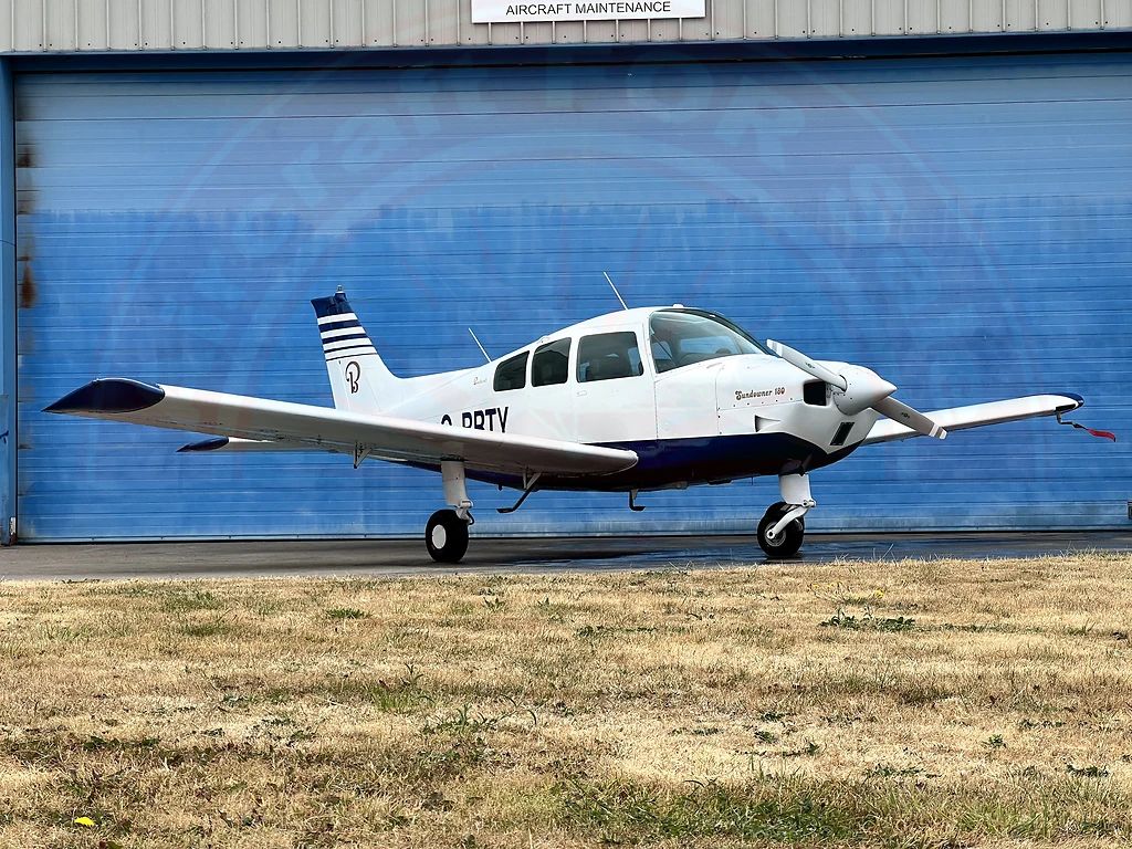 Beechcraft C23 Sundowner 180, fotografía 4 de 20