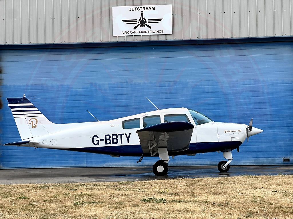 Beechcraft C23 Sundowner 180, fotografía 5 de 20