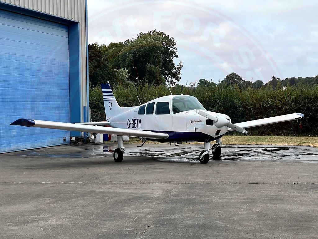 Beechcraft C23 Sundowner 180, fotografía 9 de 20
