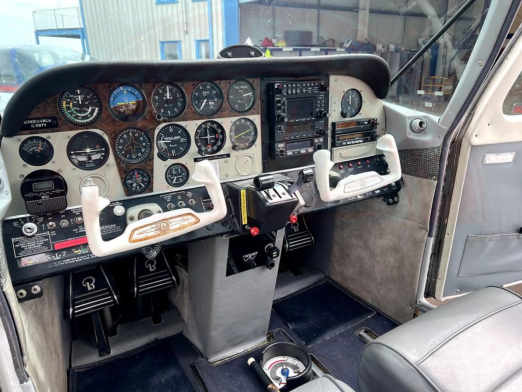 Beechcraft C23 Sundowner 180, fotografía 16 de 20