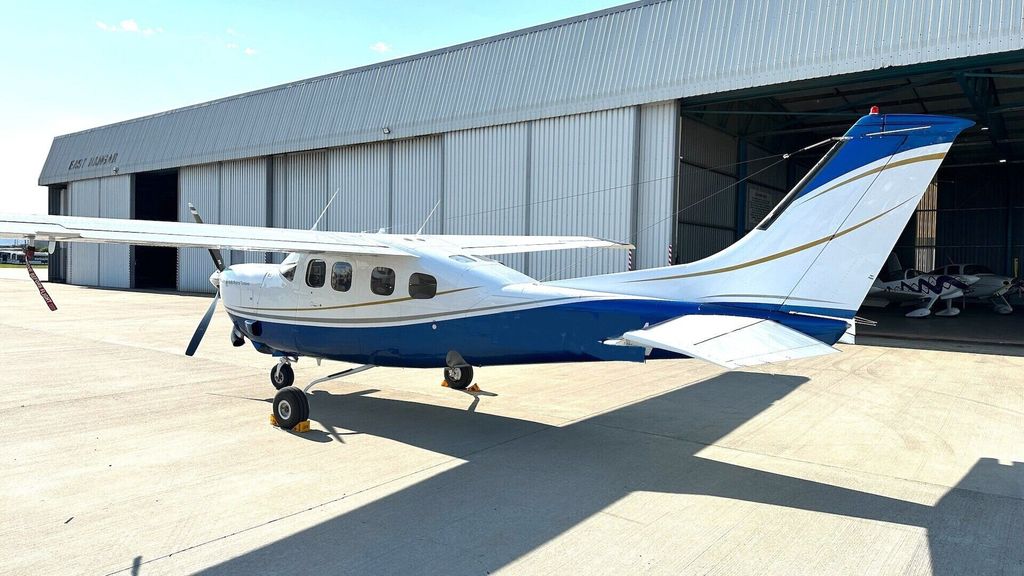 Cessna P210 Silver Eagle, fotografía 2 de 5