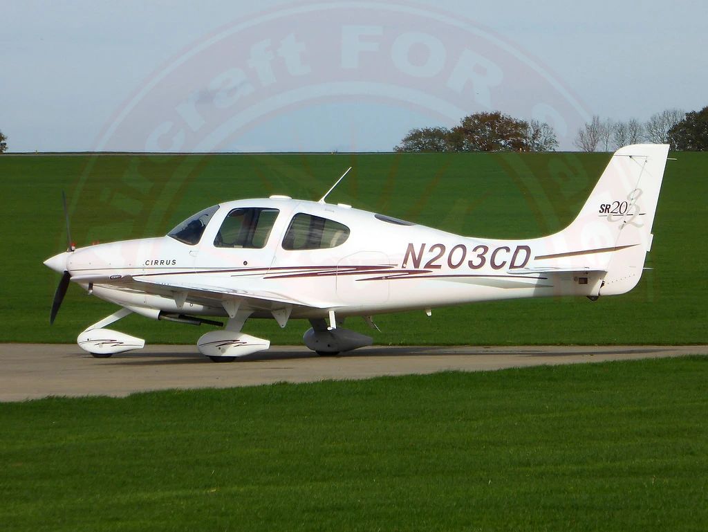 Cirrus SR20, fotografía 1 de 3