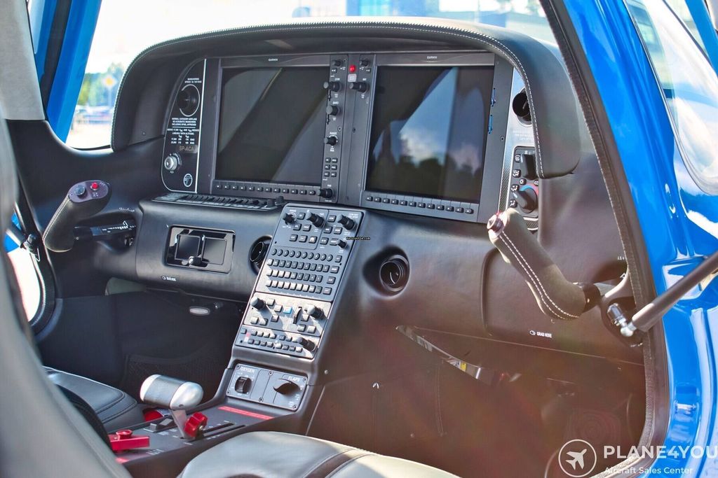 Cirrus SR22 G6, fotografía 12 de 20