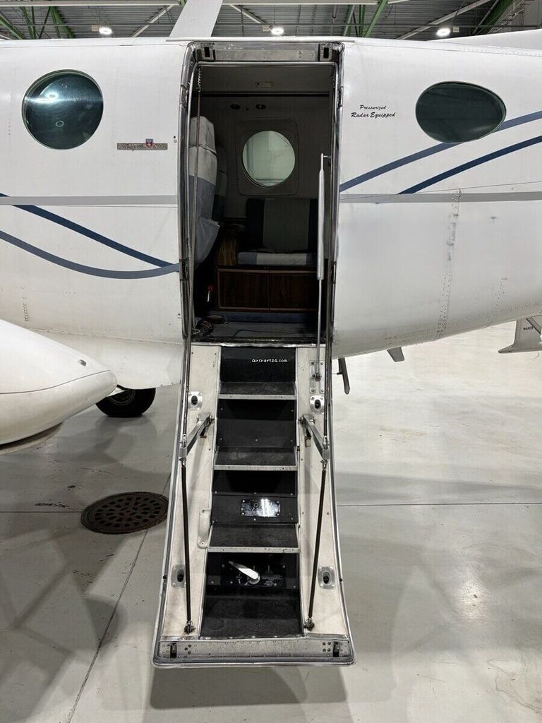 Beechcraft C90, fotografía 5 de 7
