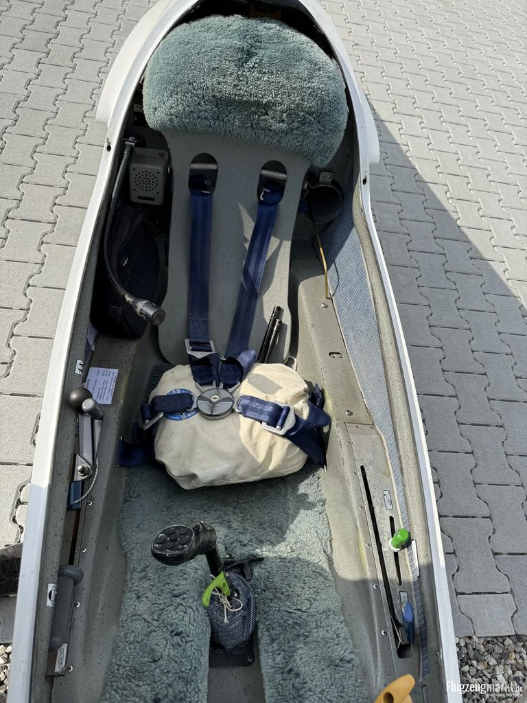 Rolladen-Schneider LS8, fotografía 2 de 7