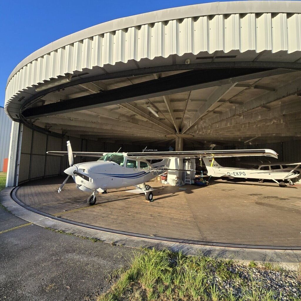 Cessna Turbo 210N, fotografía 4 de 9