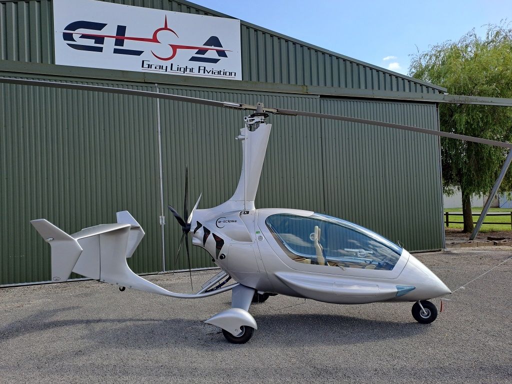 ELA Aviación ELA 10, photograph 2 of 3
