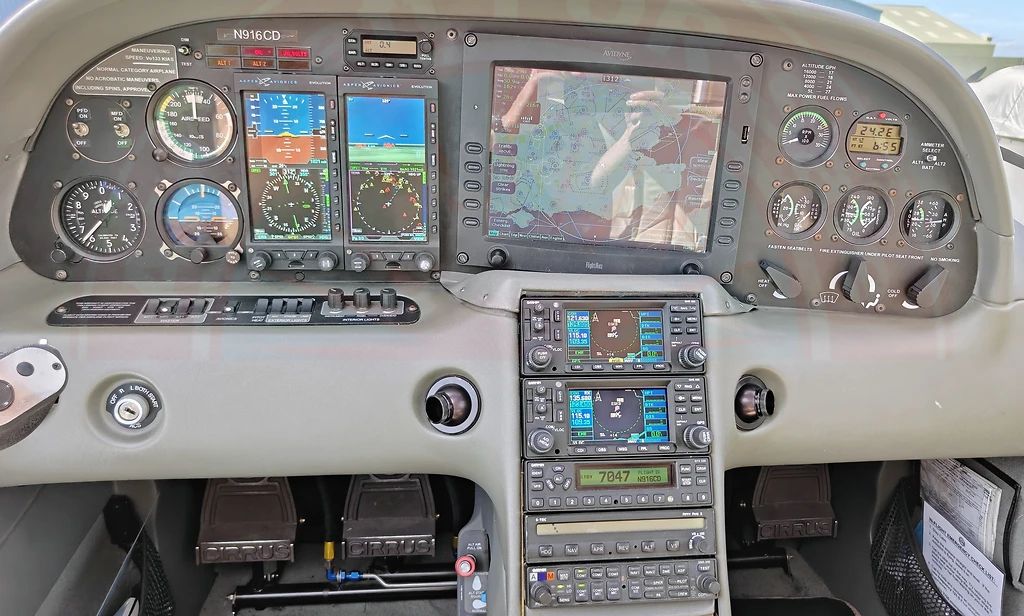 Cirrus SR22 G1, fotografía 14 de 24