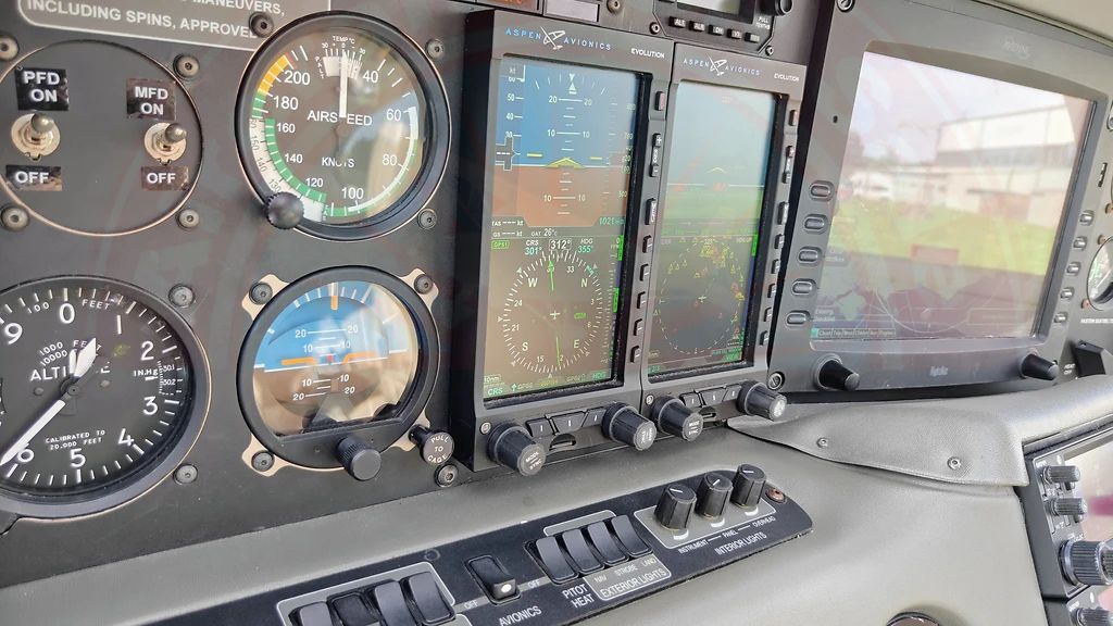 Cirrus SR22 G1, fotografía 15 de 24