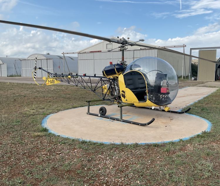 Bell 47 G2, photo 1 sur 3