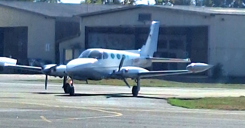 Cessna 340, photograph 2 of 7