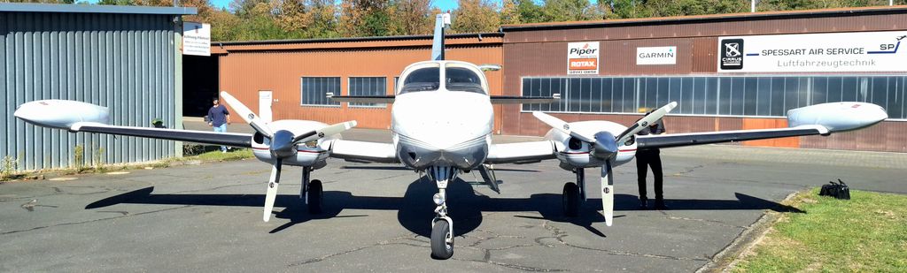 Cessna 340, photograph 3 of 7
