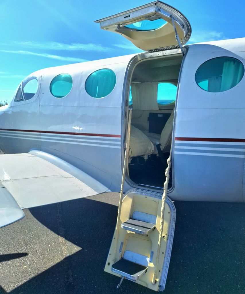 Cessna 340, photograph 4 of 7
