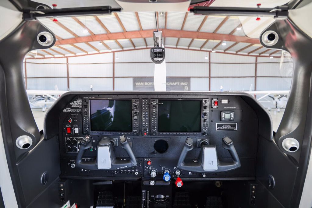 Cessna T182, photo 5 sur 6