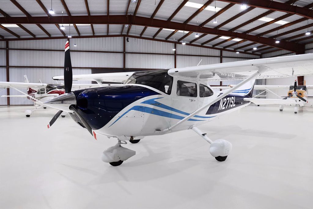 Cessna 182, photo 2 sur 6