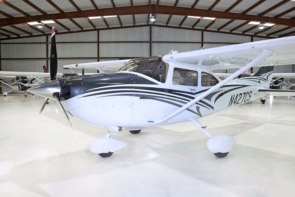 Cessna 182, photo 2 sur 6