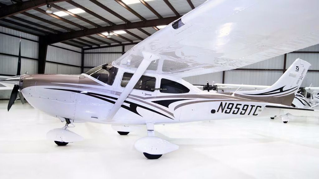 Cessna T182, Foto 1 von 6
