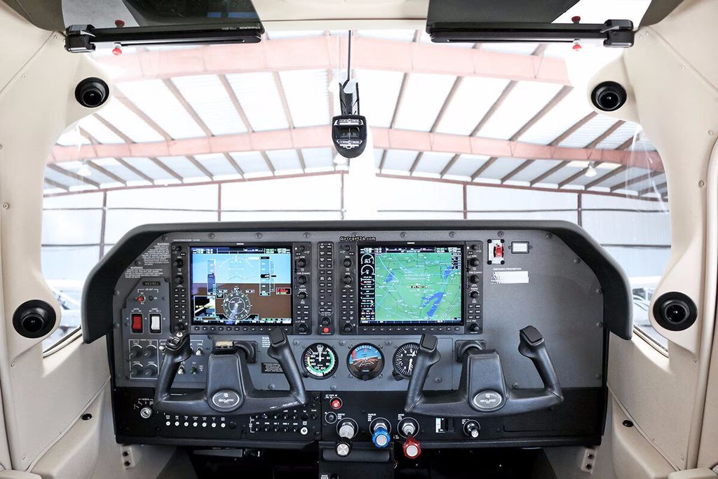 Cessna T182, photo 5 sur 6