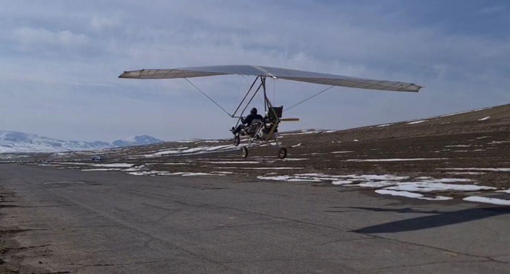 KINGPOSTLESS AND STRUTLESS POWERED HANGGLIDER WING, fotografía 2 de 7