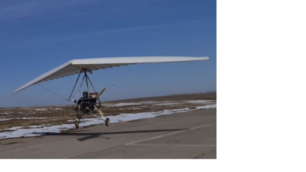 KINGPOSTLESS AND STRUTLESS POWERED HANGGLIDER WING, fotografía 3 de 7