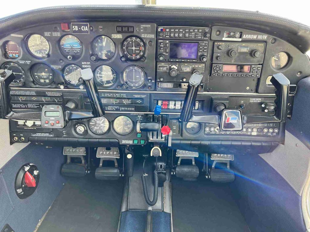 Piper PA-28 Arrow III, fotografía 2 de 8