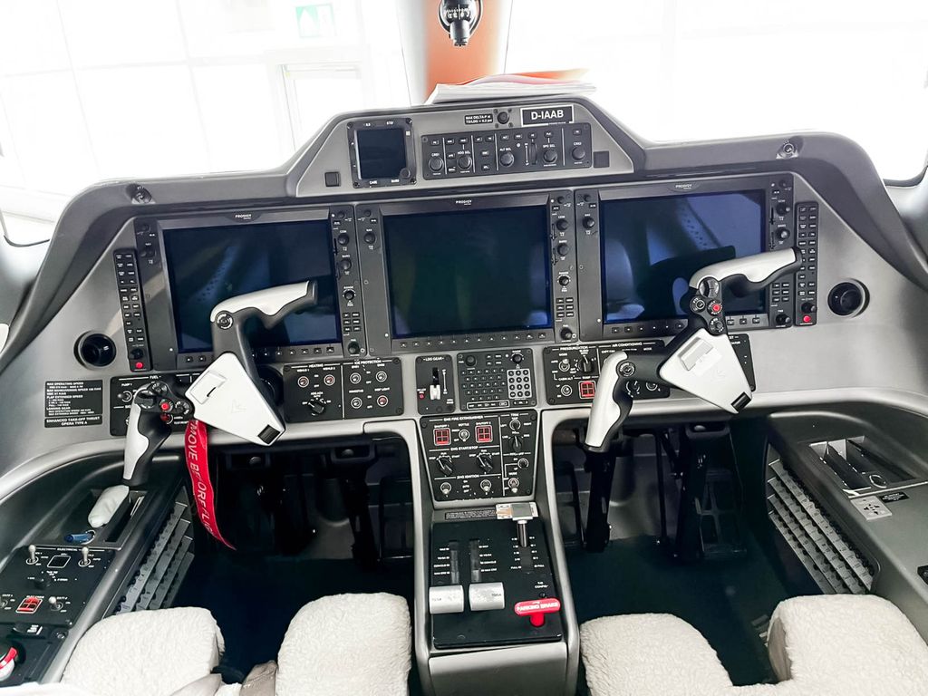 Embraer Phenom 100, fotografía 6 de 8