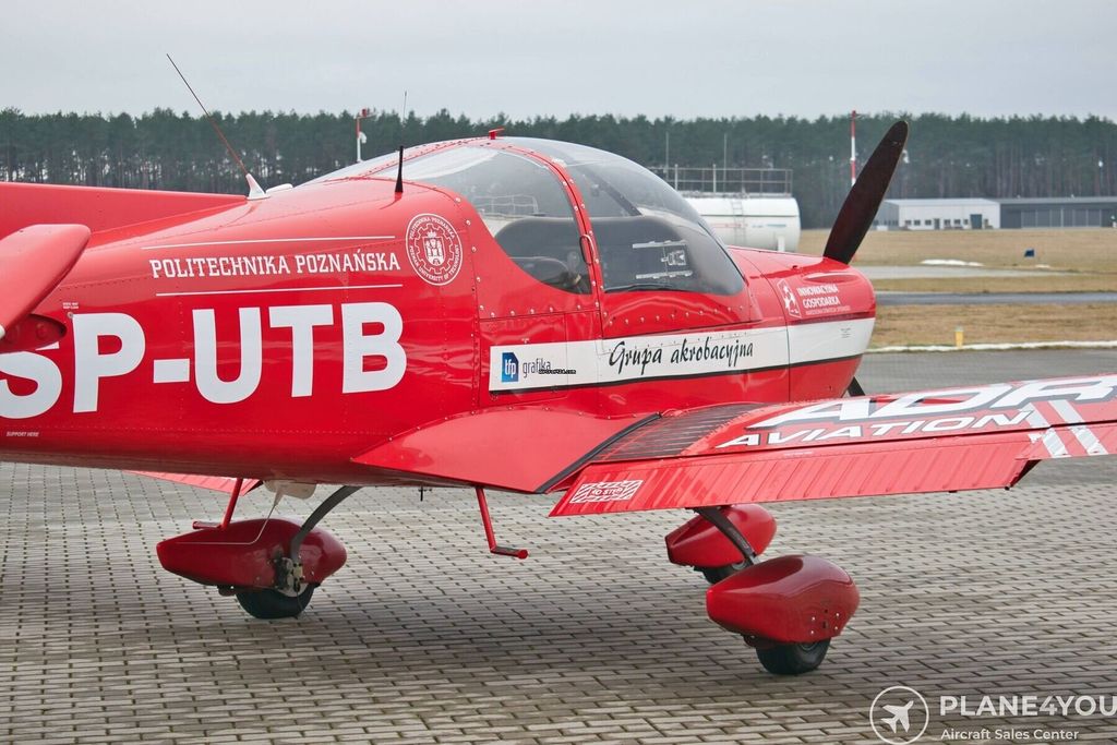 Zlin Z 242, fotografía 6 de 20